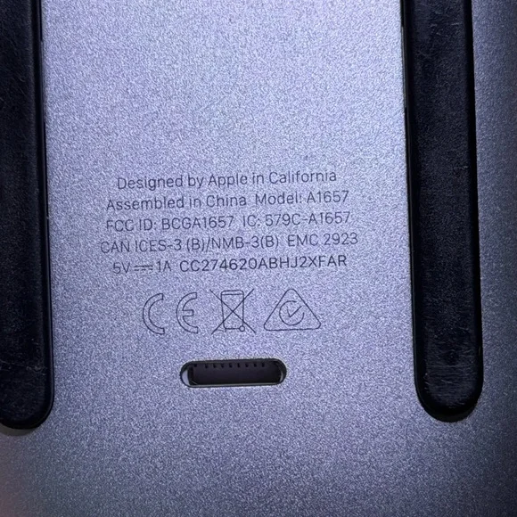 Apple Magic Mouse 2 Wireless Mouse - White (A1657) - Picture 4 of 4